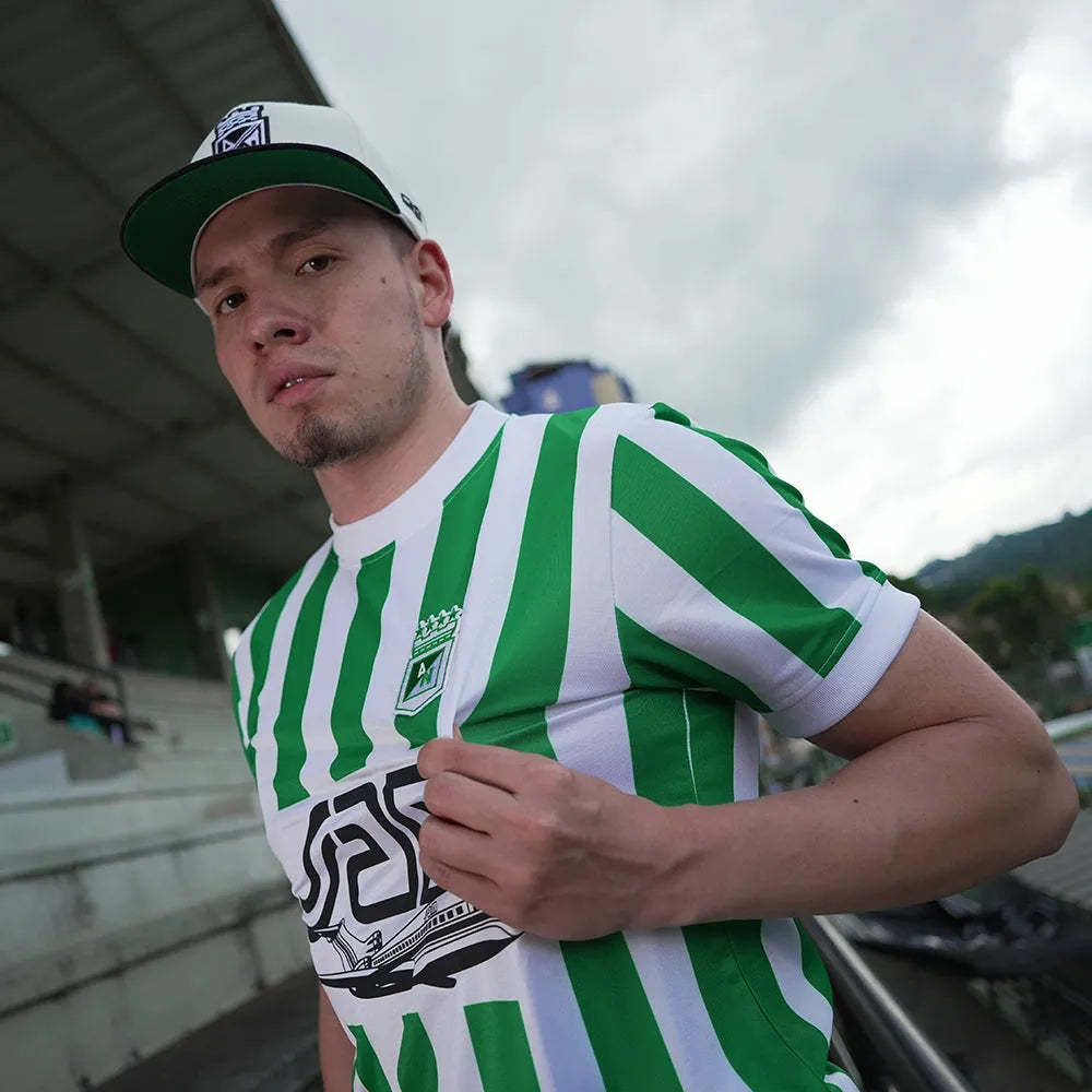 Green - White